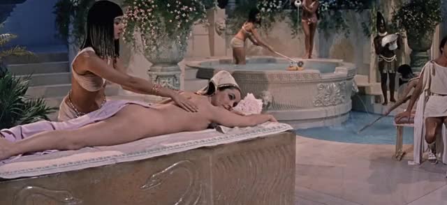 Elizabeth Taylor - Cleopatra (1963)