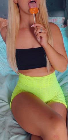 are you into 5ft 0 blondeys? ??♀️
