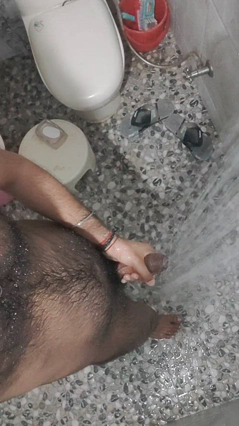 Masturbating in shower π¦