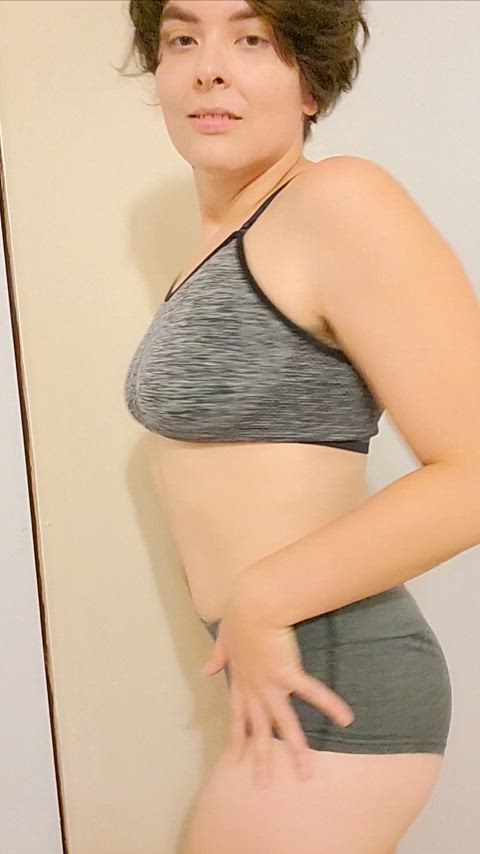 amateur onlyfans striptease tease cam-girls short-hair-chicks tik-tok twerking clip