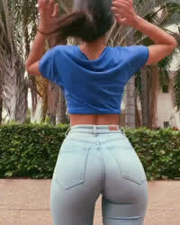 Jeans Tight clip
