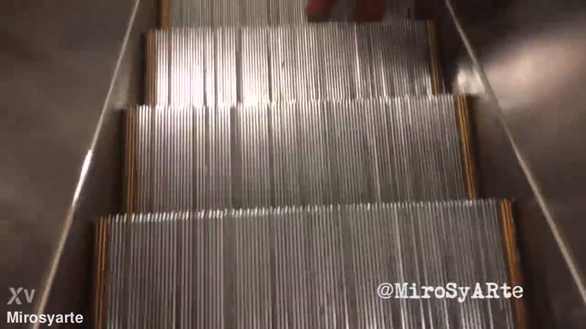 ass flashing public tease clip