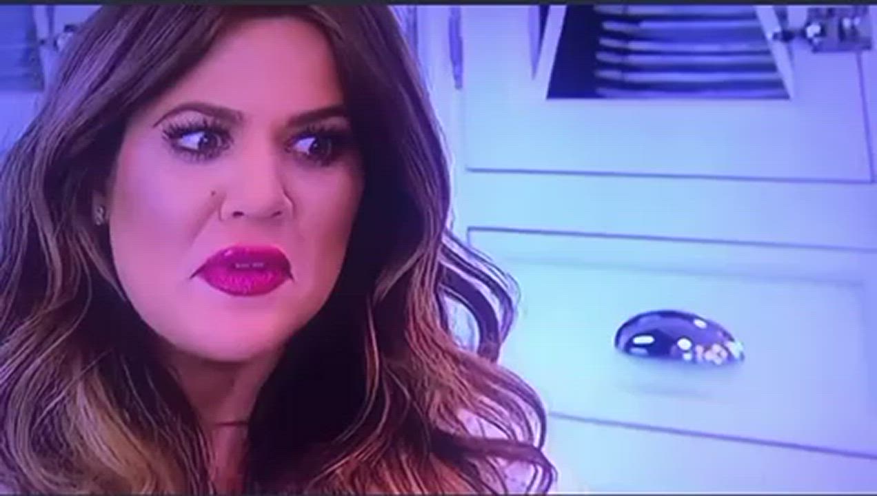 Celebrity Khloe Kardashian Kim Kardashian clip