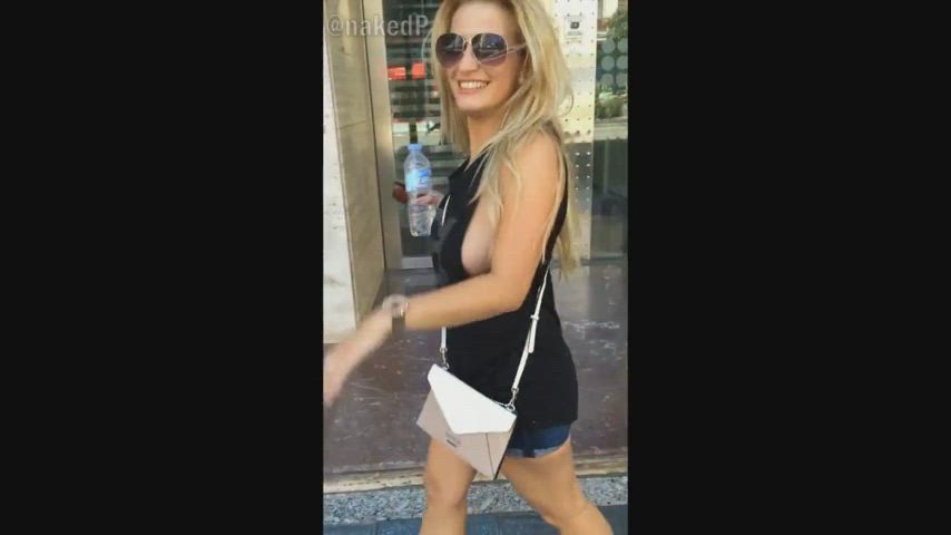 Blonde Downblouse Flashing Girlfriend Nipples Public Sideboob clip