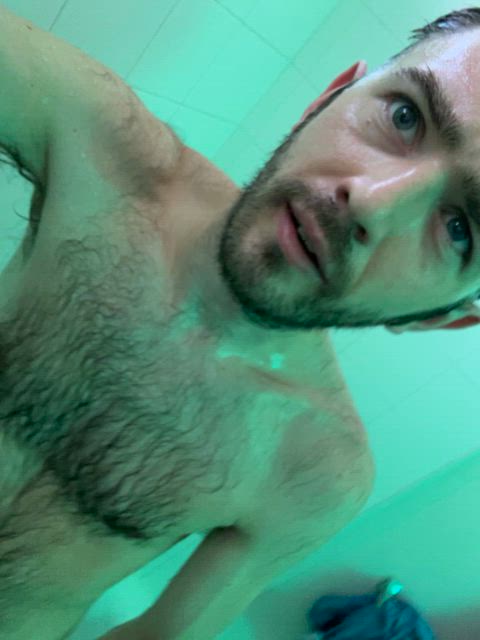 An odder otter 🦦 in the water 💦