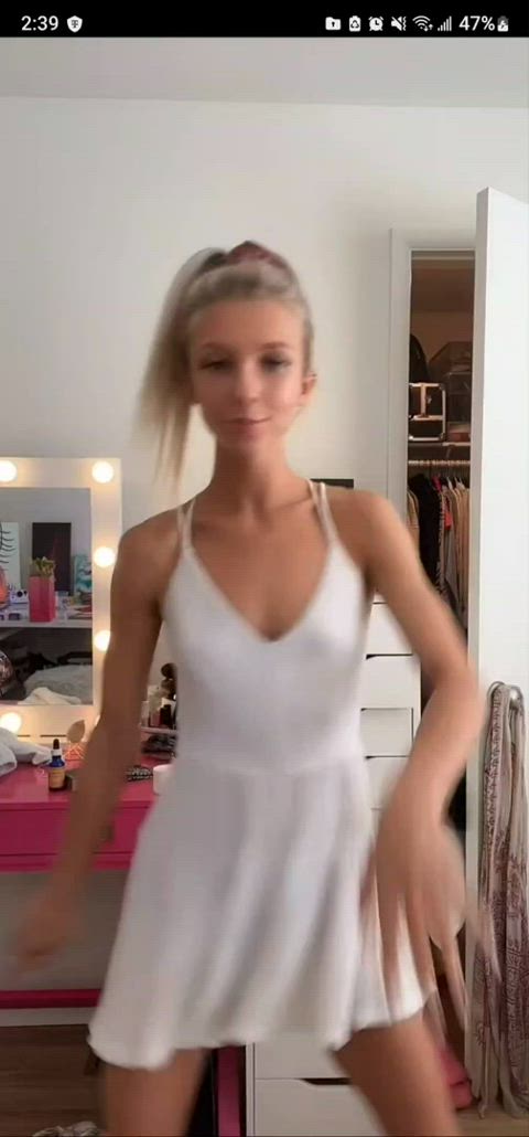 amateur natural tits nipslip small tits teen tiktok tits clip