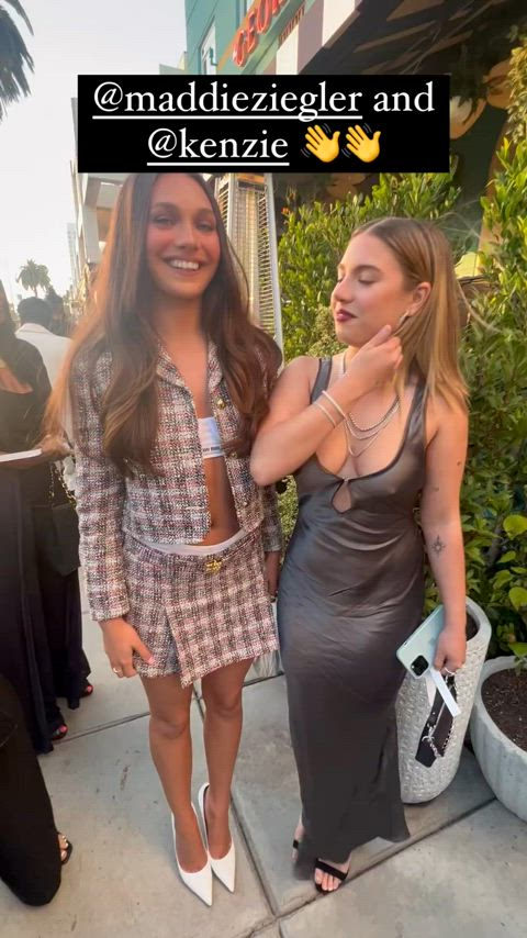 actress celebrity cleavage legs small tits stomach clip