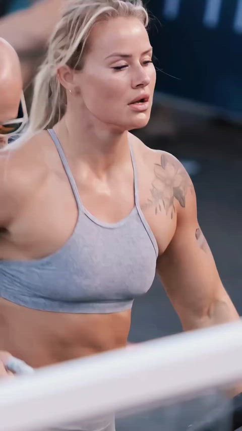 muscles muscular girl muscular milf clip