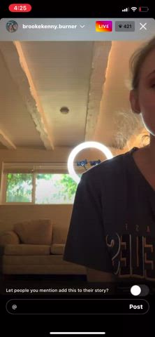 ass blonde shaking clip