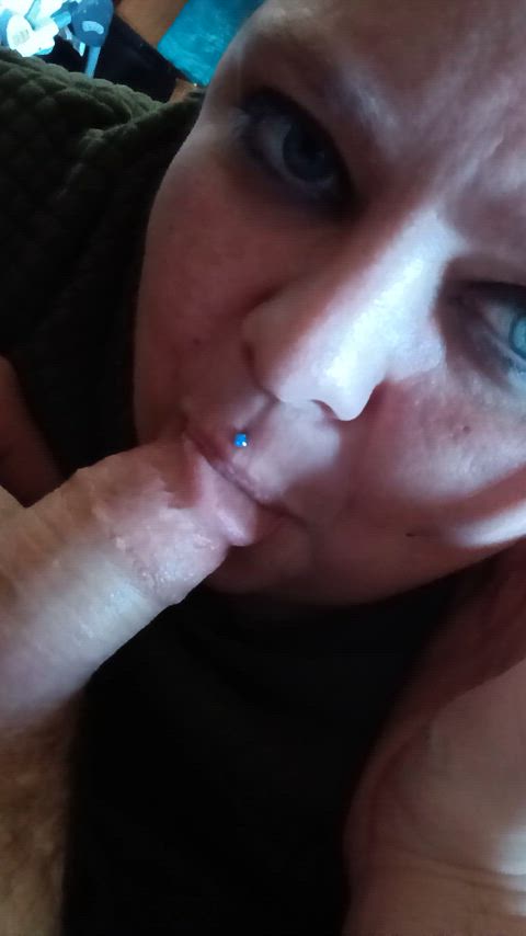 blue eyes sucking tease clip