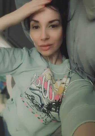 big tits boobs brunette clip