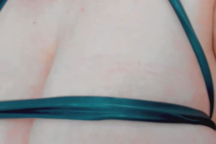 Amateur Huge Tits Masturbating Pussy clip
