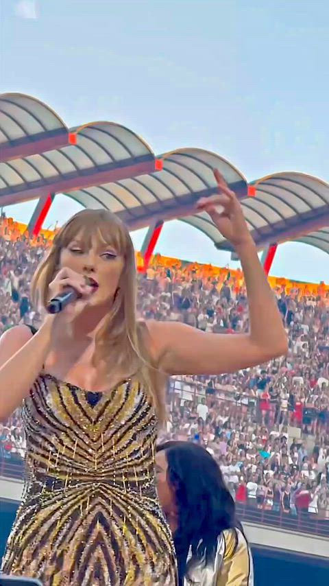 celebrity sexy taylor swift clip