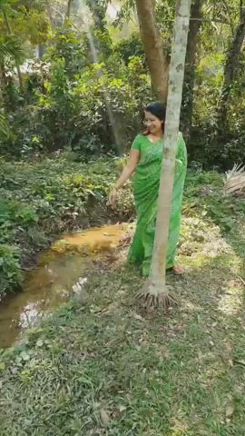 Aunty Indian MILF Saree clip