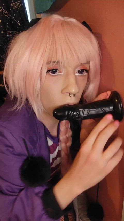 i love sucking dick :3