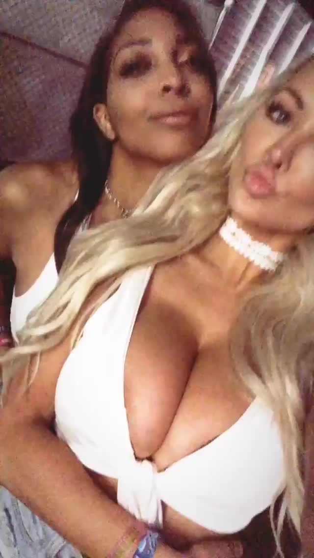 Lindsey Pelas thefappeningblog.com