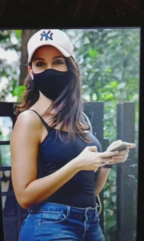 Nora fatehi cum tribute π¦