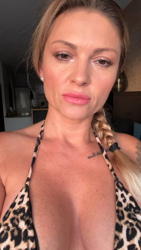 amateur blonde homemade milf natural tits solo tits clip