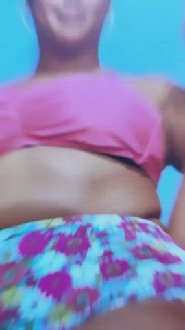 busty cleavage huge tits clip
