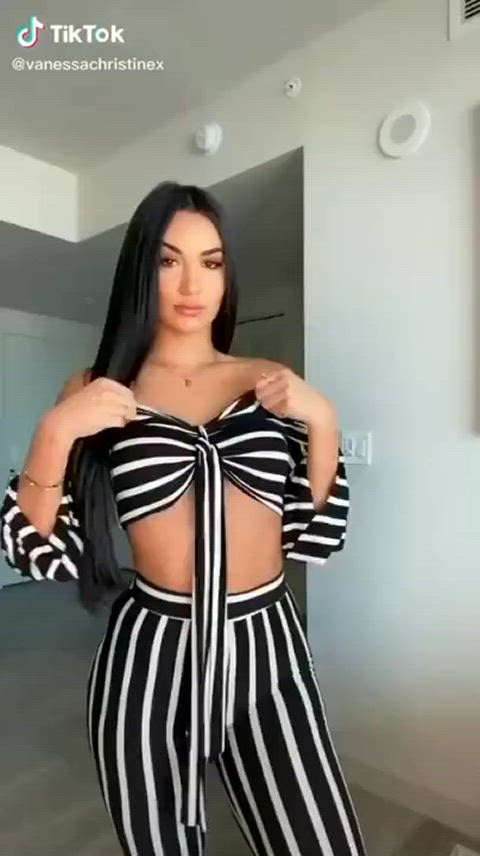 amateur boobs dancing girls pretty sensual sex teasing teen tiktok clip