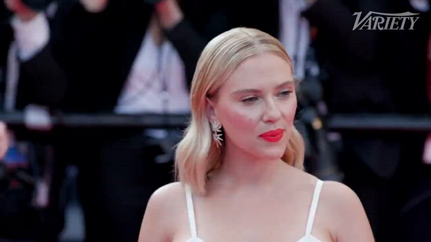 blonde celebrity scarlett johansson clip