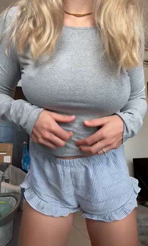Sexy strip tease to show you what’s for dinner tonight
