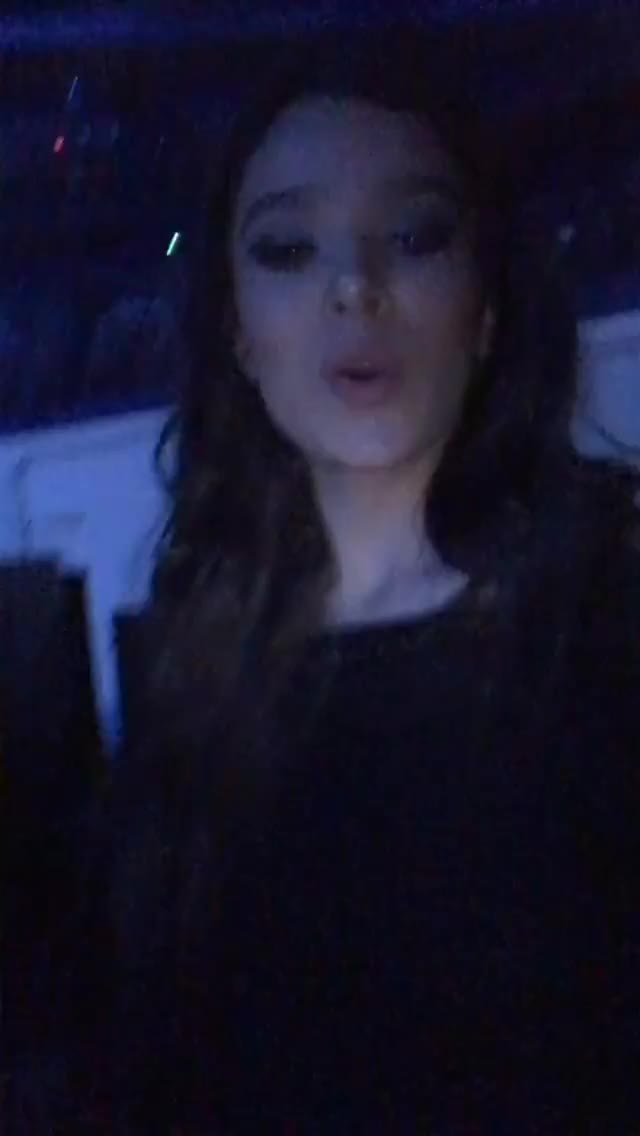 Hailee Steinfeld clip