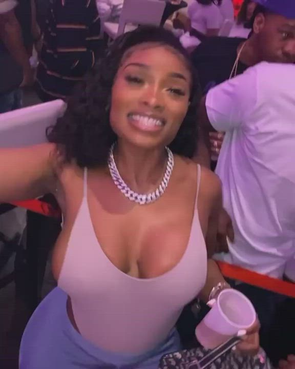 Big Tits Dancing Ebony Thick Twerking clip