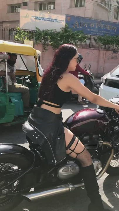 Brunette Fishnet Legs clip