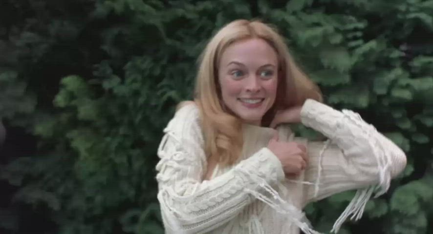 Blonde Celebrity Smile clip