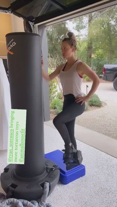 Kaley Cuoco Spandex Workout clip