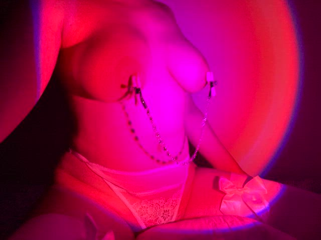 amateur big tits nipple clamps tits clip