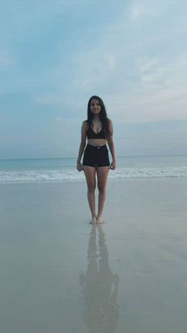 Babe Beach Dancing clip