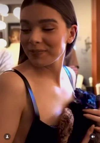 cute hailee steinfeld sexy clip
