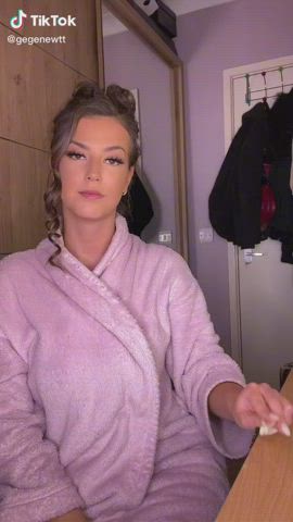 amateur big tits cleavage homemade jiggling shaking tiktok clip