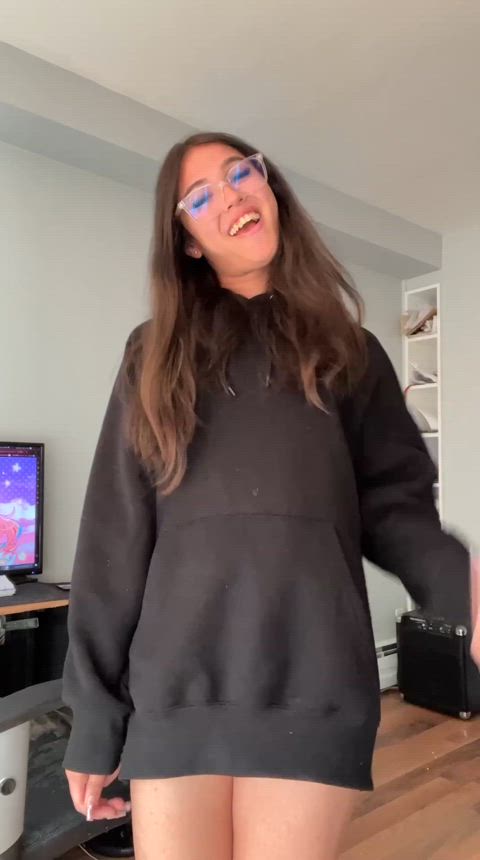Would you play with my girldick if u were my roommate? πΈβ¨