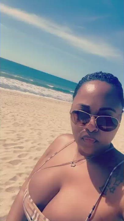 Big Tits Diamond Kitty Ebony clip
