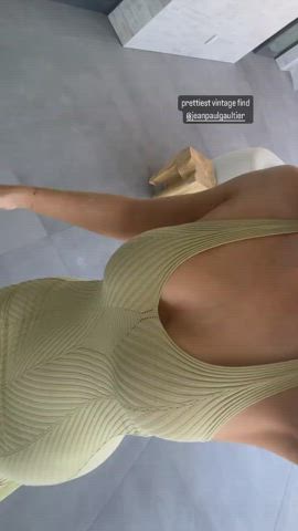 busty celebrity kylie jenner clip
