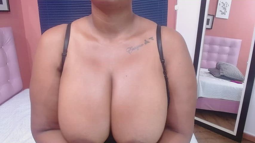 big tits camgirl ebony huge tits natural tits tits webcam clip
