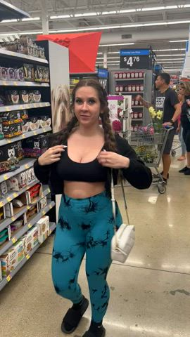 big tits huge tits public clip