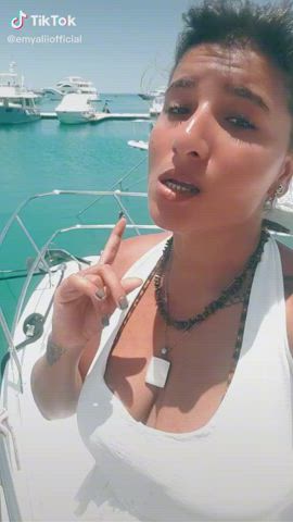 amateur big tits cleavage dirty talk egyptian natural tits outdoor tiktok clip