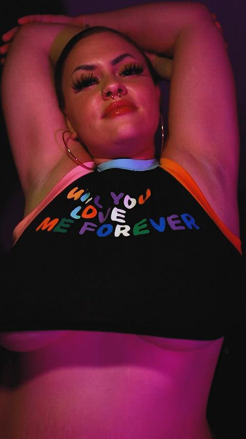 Show them Gorgeous Titties off ladies ๐๐(reveal)