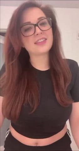 Big Tits Glasses Redhead Flashing Smile Nipples clip
