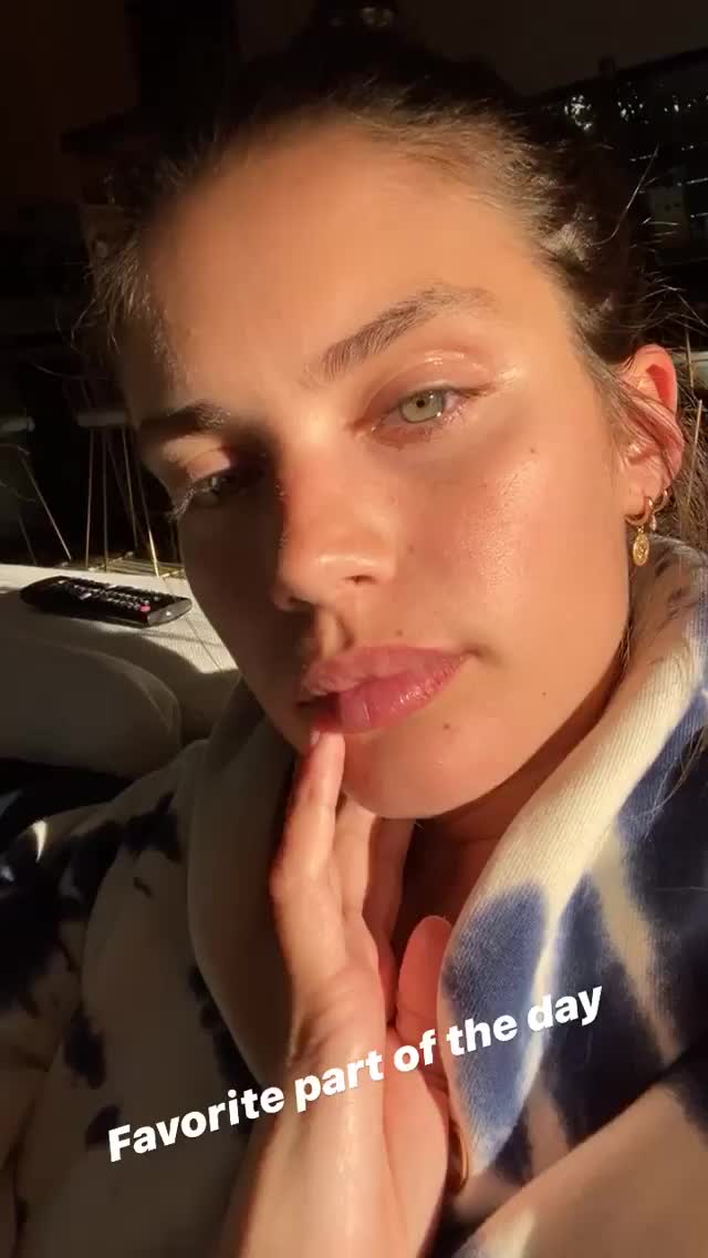 Sara Sampaio clip