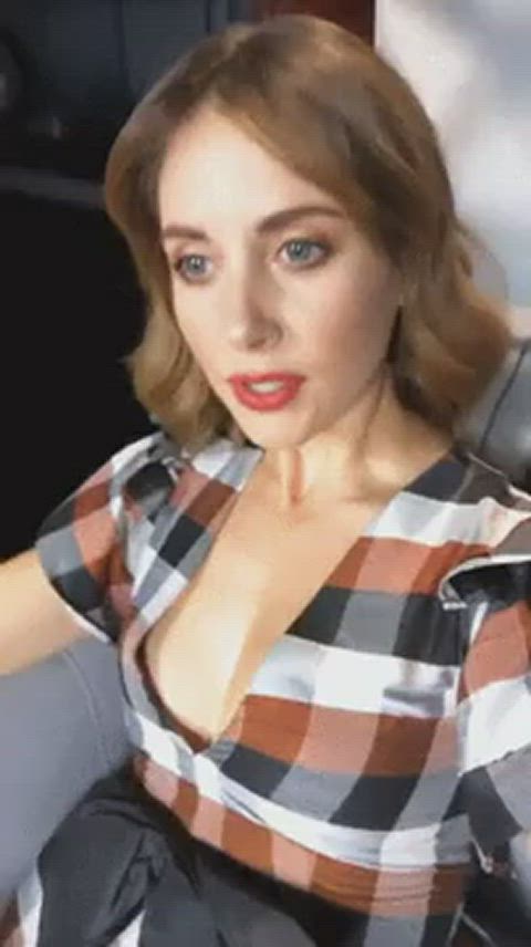 alison brie celebrity cleavage clip