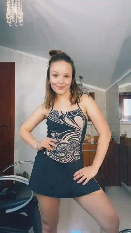 Brazilian Celebrity Dancing Teen TikTok clip