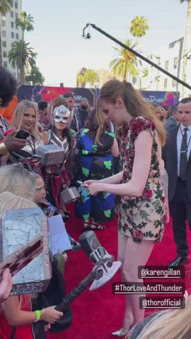 karen gillan legs pale clip