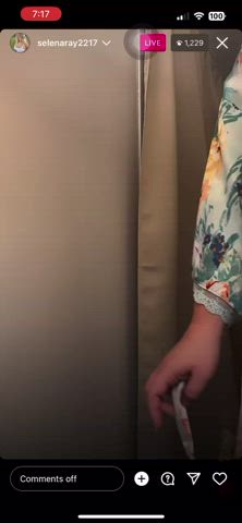 accidental big tits nipslip clip