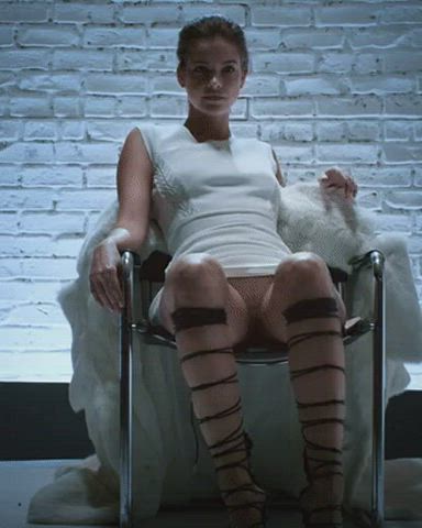 Barbara Palvin Legs Upskirt clip