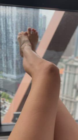 Premium legs for penthouse